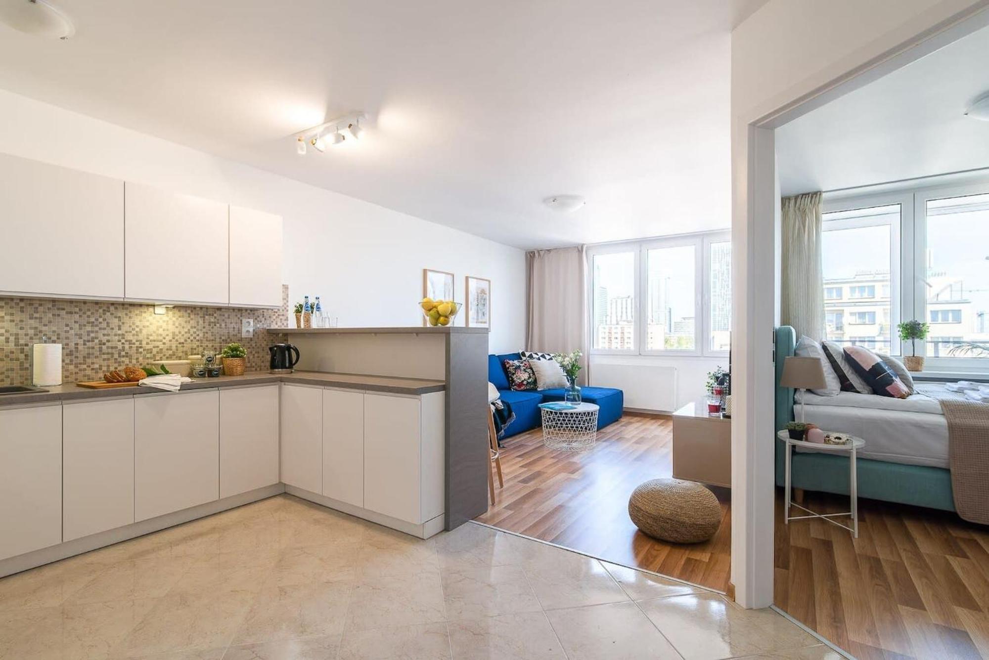 Navy Aesthetic Apartment With Balcony By Noclegi Renters Varsó Kültér fotó