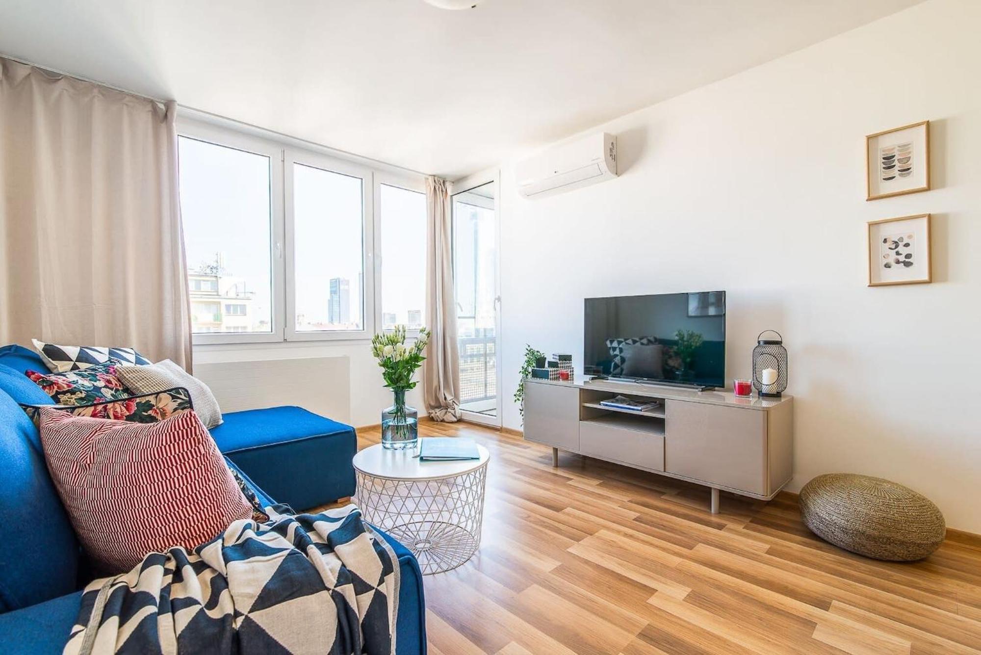 Navy Aesthetic Apartment With Balcony By Noclegi Renters Varsó Kültér fotó