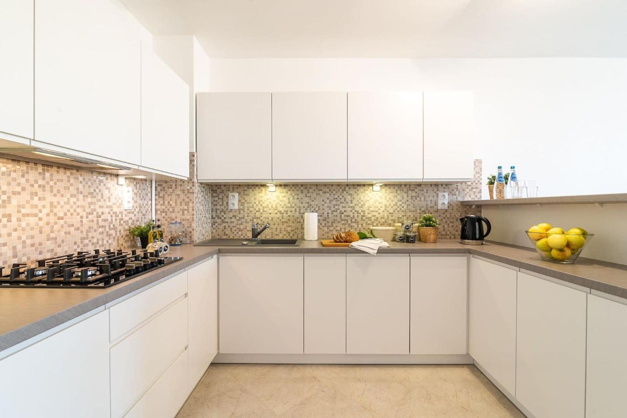 Navy Aesthetic Apartment With Balcony By Noclegi Renters Varsó Kültér fotó